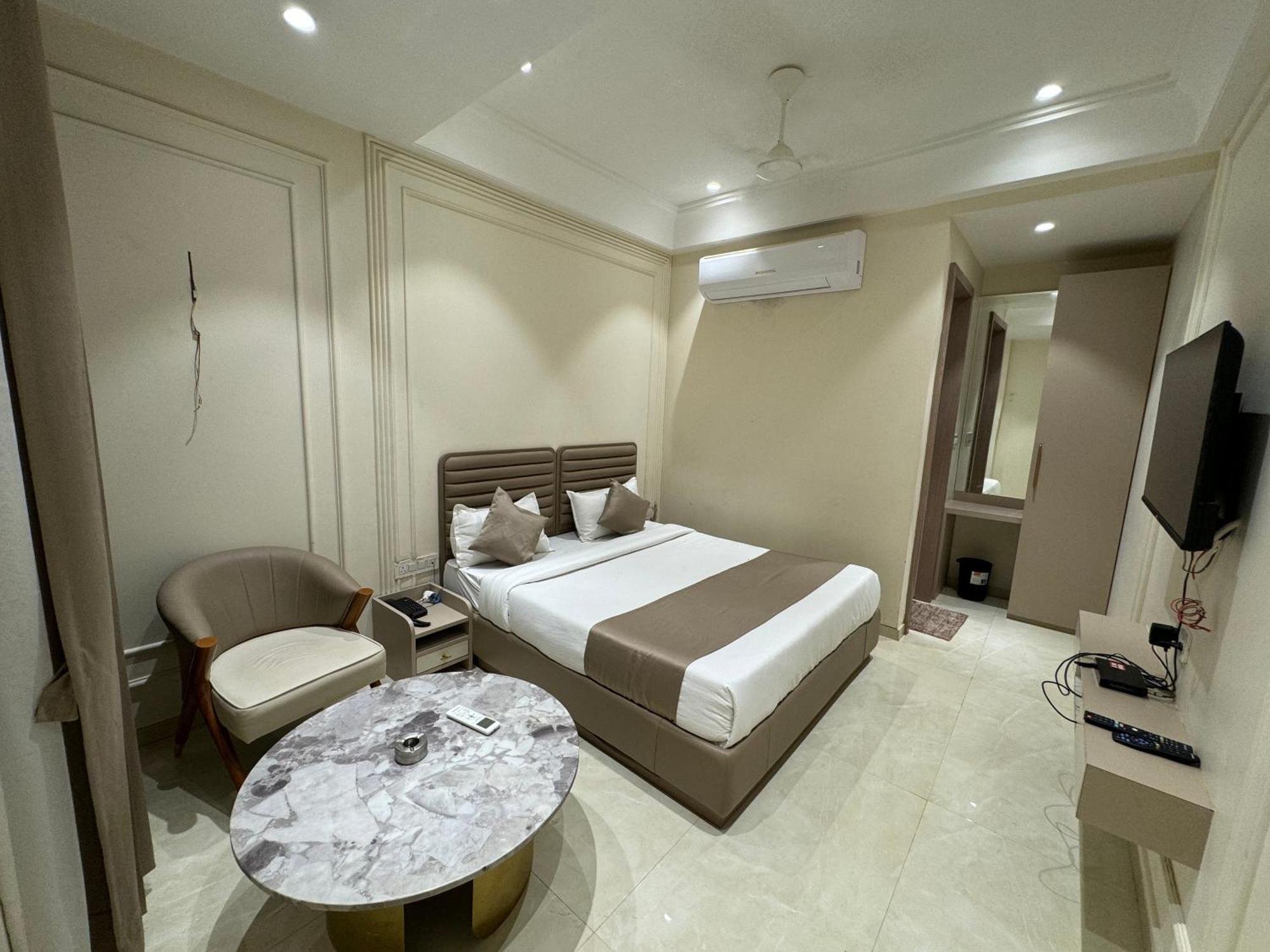 Hotel Fortune Inn Бопал Екстериор снимка